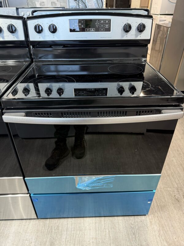 Amana brand new stove, - Image 2